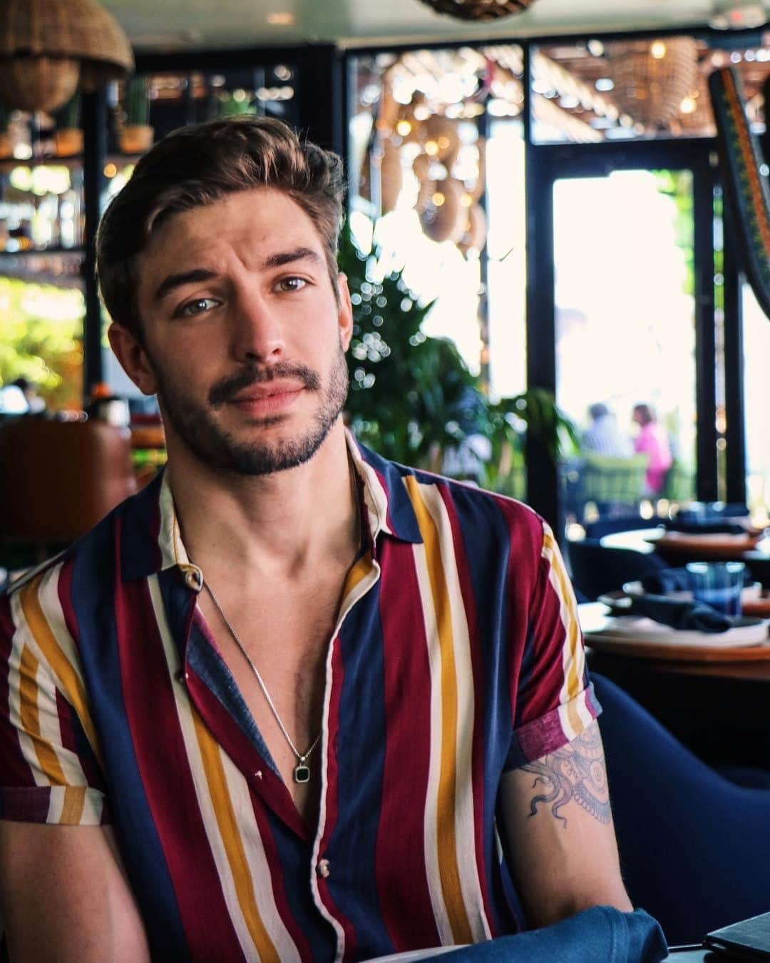 ASOSさんのインスタグラム写真 - (ASOSInstagram)「My face when the waiter says, ’the unlimited brunch drinks are over’ 🤨 📸 @julendqr 🔎 ASOS DESIGN stripe shirt (1369723) 🗣 Image description: Julien sitting in a restaurant in a printed shirt」3月30日 23時32分 - asos