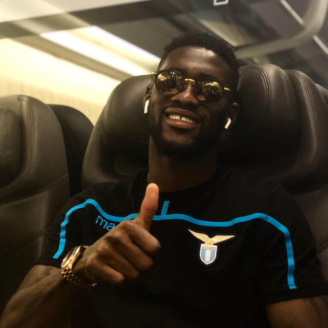 SSラツィオさんのインスタグラム写真 - (SSラツィオInstagram)「😎 Time to go again!  Next stop: Milan 🚄  #CMonEagles 🦅  #TrenoUfficiale 🚆」3月30日 23時32分 - official_sslazio