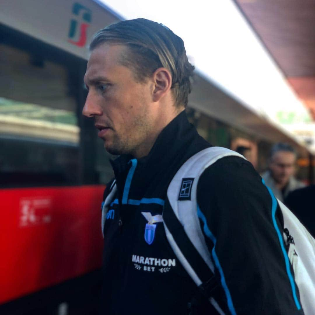 SSラツィオさんのインスタグラム写真 - (SSラツィオInstagram)「😎 Time to go again!  Next stop: Milan 🚄  #CMonEagles 🦅  #TrenoUfficiale 🚆」3月30日 23時32分 - official_sslazio