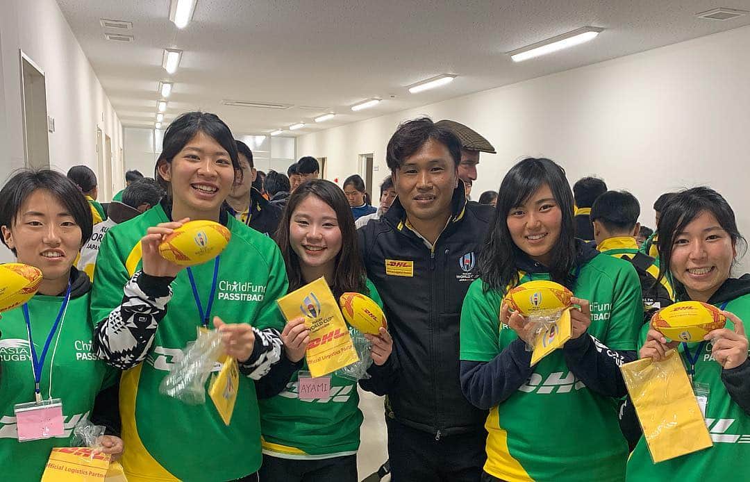 大西将太郎さんのインスタグラム写真 - (大西将太郎Instagram)「ラグビーワールドカップ2019(TM)の公式レガシープログラム「チャイルド・ファンド　パス・イット・バック・カップ Delivered by DHL」 日本で第一回目を開催。 DHLアンバサダーとして参加させていただきました。4日間のプログラムでは、ベトナム、日本の子どもたち40名が、タグラグビーを楽しみながら国際交流を図り、リーダーシップ、ジェンダー平等など将来に役立つ知識を学びました。また本日、会場に集まった子供たちの中より、ラグビーワールドカップ2019の大会本番の試合でボールを運ぶキッズ1名を正式決定しました。 皆さまありがとうございございました！  笑顔いっぱい。 子供づくしの１週間でした^_^」3月30日 23時39分 - shotaro12