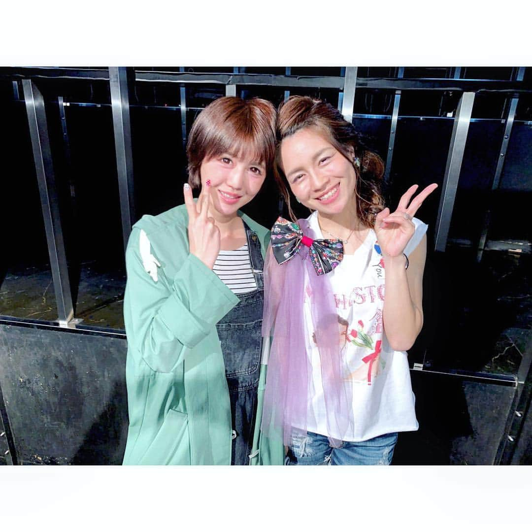 河西里音さんのインスタグラム写真 - (河西里音Instagram)「みゆみゆ🧡 10周年にお誕生日♪ そしてアルバムリリース おめでとぉぉぉ😆👏🏻🎊✨ ♡ 私達も出逢って10年？！∑(๑ºдº๑)!! 一緒に番組したり コラボLIVEしたり...あぁ懐かしい... 時の流れはホント早いなぁーwww ♡ みゆみゆはママにもなって🤱💓 聞いた時はビックリだったけど ますます綺麗になって 優しい歌声に優しい笑顔☺ 愛で溢れてたなぁ💜❤💙💚 ｢ はじめのいっぽ ｣ 素敵な曲だったなぁ～♪ ヒーローも好き🧡 これからもがんばらまいけー♪♪ #shibuya#渋谷glad#live#music #singer#band#girls#spring#mama #水越ユカ#がんばらまいけ#cute#happysmile #あ、髪切りました w#前髪」3月30日 23時59分 - rion_kasai