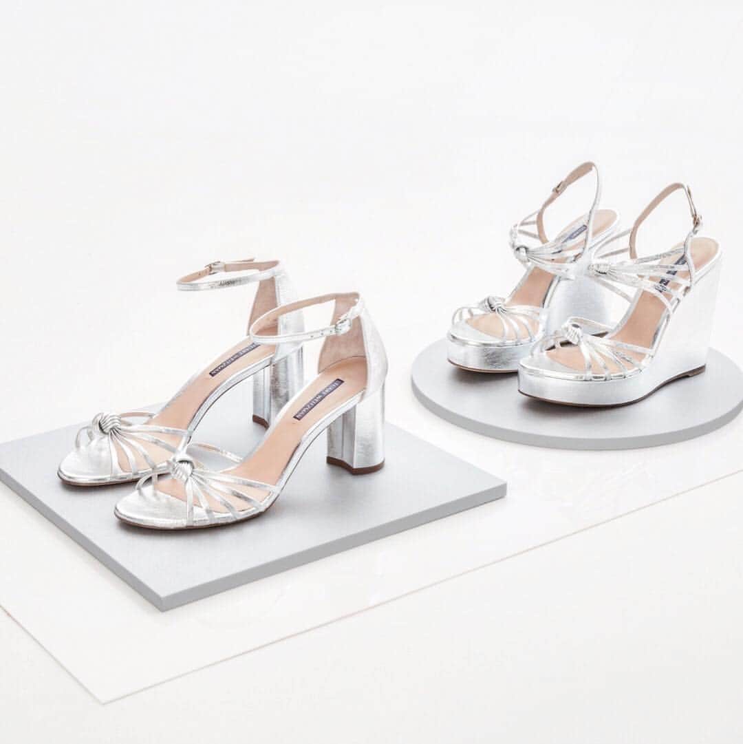 のインスタグラム：「Just like metallic eyeshadow, these silver sandals define effortless glamour. #SAFFRON #SUTTON #StuartWeitzman #SWPalette」