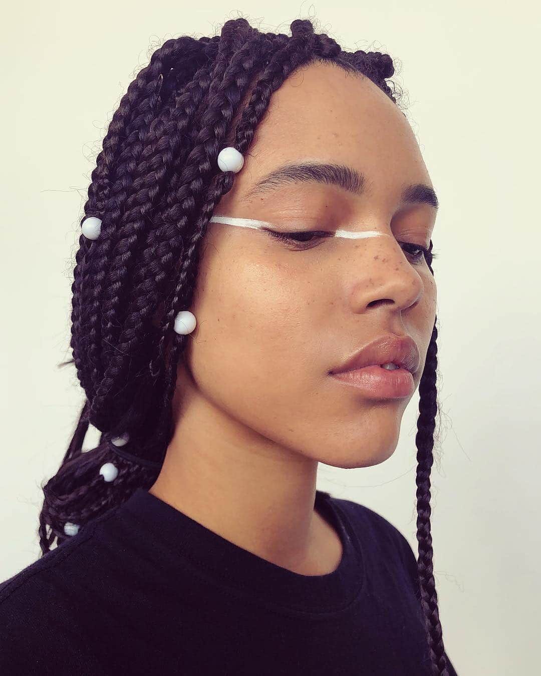Vogue Beautyさんのインスタグラム写真 - (Vogue BeautyInstagram)「Thinking outside the lid. #regram @morgane_martini」3月30日 23時56分 - voguebeauty
