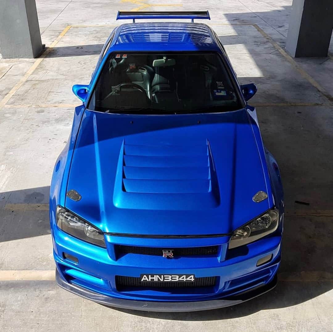 のインスタグラム：「Go ahead, make our day. #NissanGTR #R34 #OMGTR 📷&🚗: @russianblueneko」