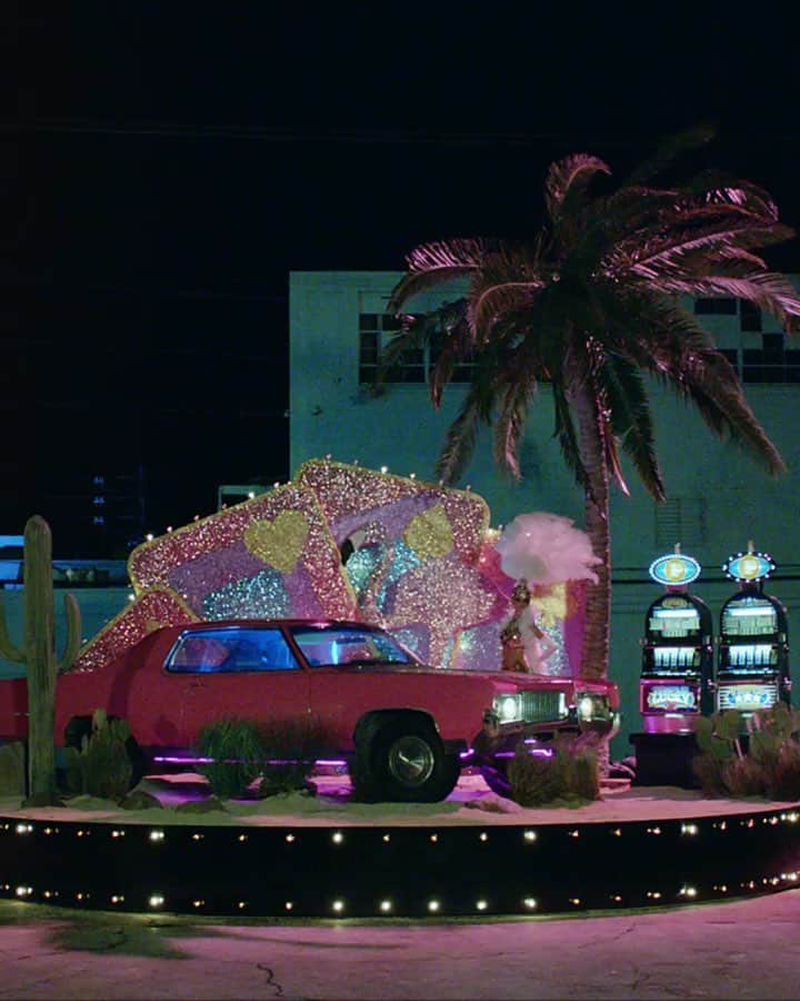 Palms Casino Resortのインスタグラム：「Bye bye, old Vegas. Hello, new Palms. #UnstatusQuo #PalmsLV」