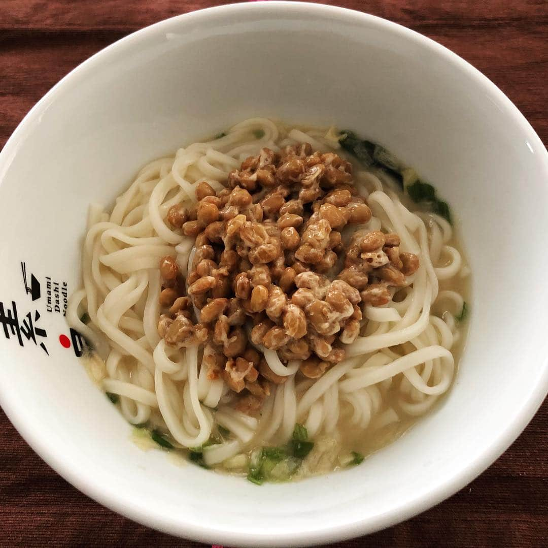 ホリエアツシさんのインスタグラム写真 - (ホリエアツシInstagram)「お待たせしました。 #納豆うどん です。」3月31日 10時41分 - a.horie