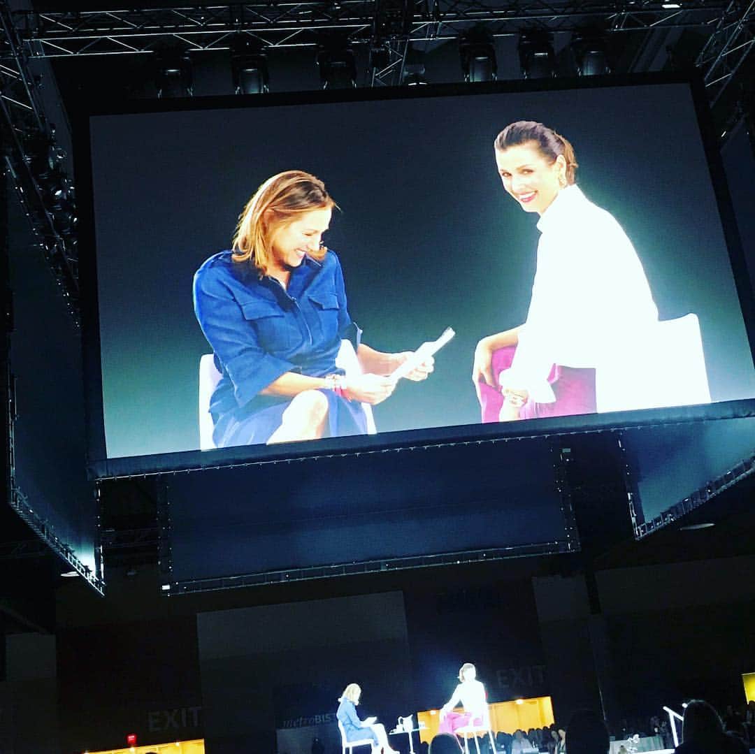 ブリジット・モイナハンさんのインスタグラム写真 - (ブリジット・モイナハンInstagram)「Thank you @greggrenfrew @beautycounter for letting me share in your glory and all things fearless #cleanbeauty #empoweringwomen #stories #conversations @christy_coleman @beckieandmartina @jenniferfisherjewelry @gabrielahearst #LEAD #leadership #confidence #sisterhood」3月31日 10時49分 - bridgetmoynahan