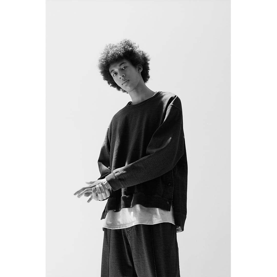 のインスタグラム：「19SS COLLECTION Minimalism in military #pfw #kuro #kurodenim #denim#military」