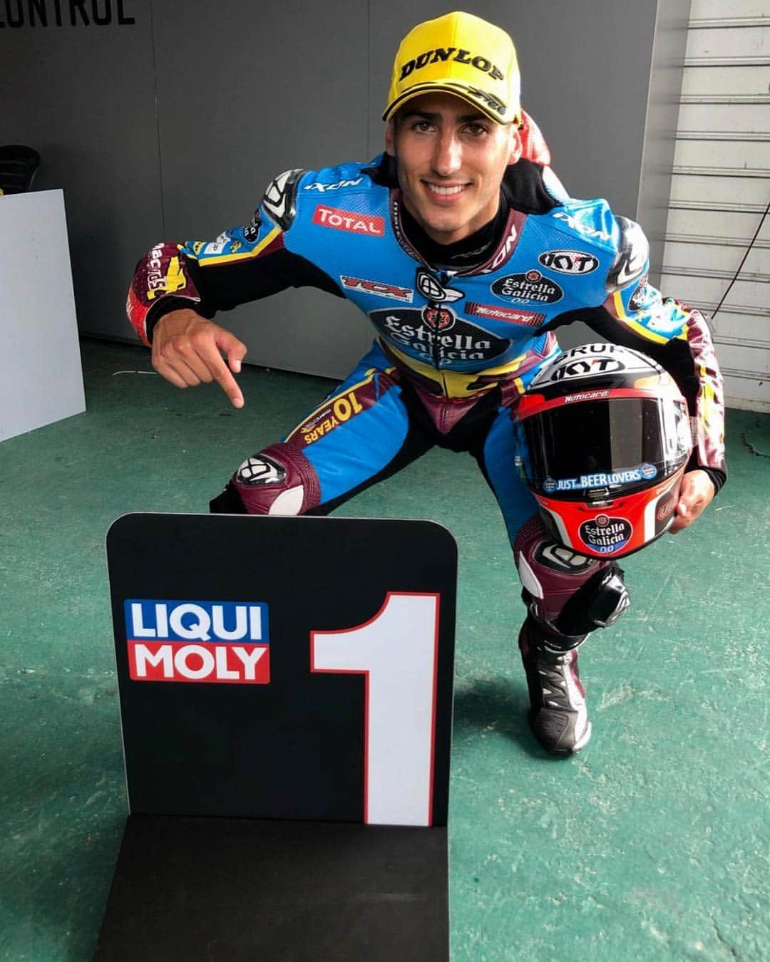 MotoGPさんのインスタグラム写真 - (MotoGPInstagram)「He did it again! 💪 // @xavivierge_97 claims the #Moto2 pole position at the #ArgentinaGP for the second successive year 🙌 ahead of @marcelschroetter23 and @sam.lowes22 🏁  #XV97 #MotoGP #Motorcycle #Racing #Motorsport」3月31日 2時29分 - motogp