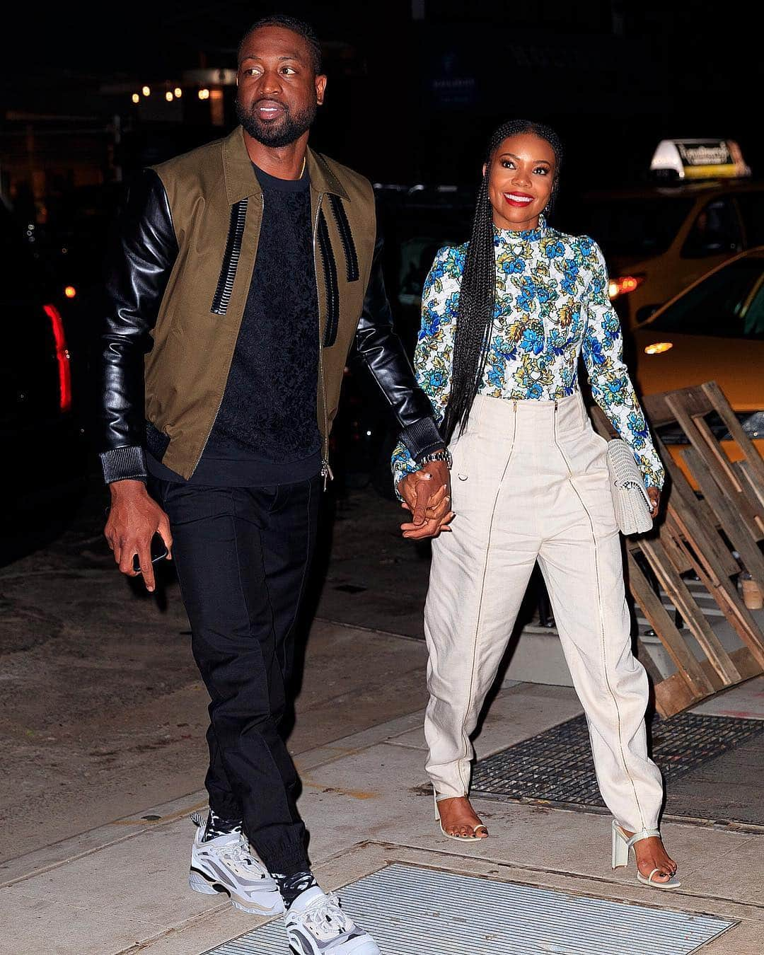 Just Jaredさんのインスタグラム写真 - (Just JaredInstagram)「@gabunion and @dwyanewade are a picture perfect couple while holding hands for a date night in New York City! #GabrielleUnion #DwyaneWade Photo: Splash」3月31日 2時22分 - justjared