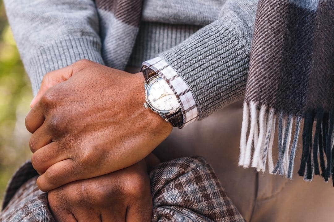 のインスタグラム：「Elegant. . . 📸 by @ccjenkinsphoto . . ⌚️by @grandseikousa . . #timepiece #watch #IkeBehar #Menswear #watches #Sweater #highquality #ootd #mensfashion」