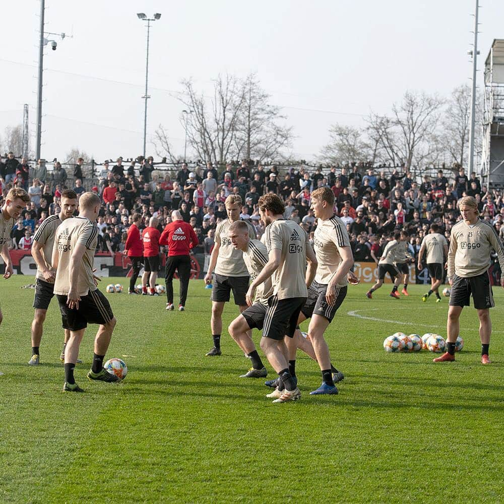 ジョエル・フェルトマンさんのインスタグラム写真 - (ジョエル・フェルトマンInstagram)「Ready for tomorrow 💪❌❌❌ #ajax」3月31日 2時25分 - joelveltman