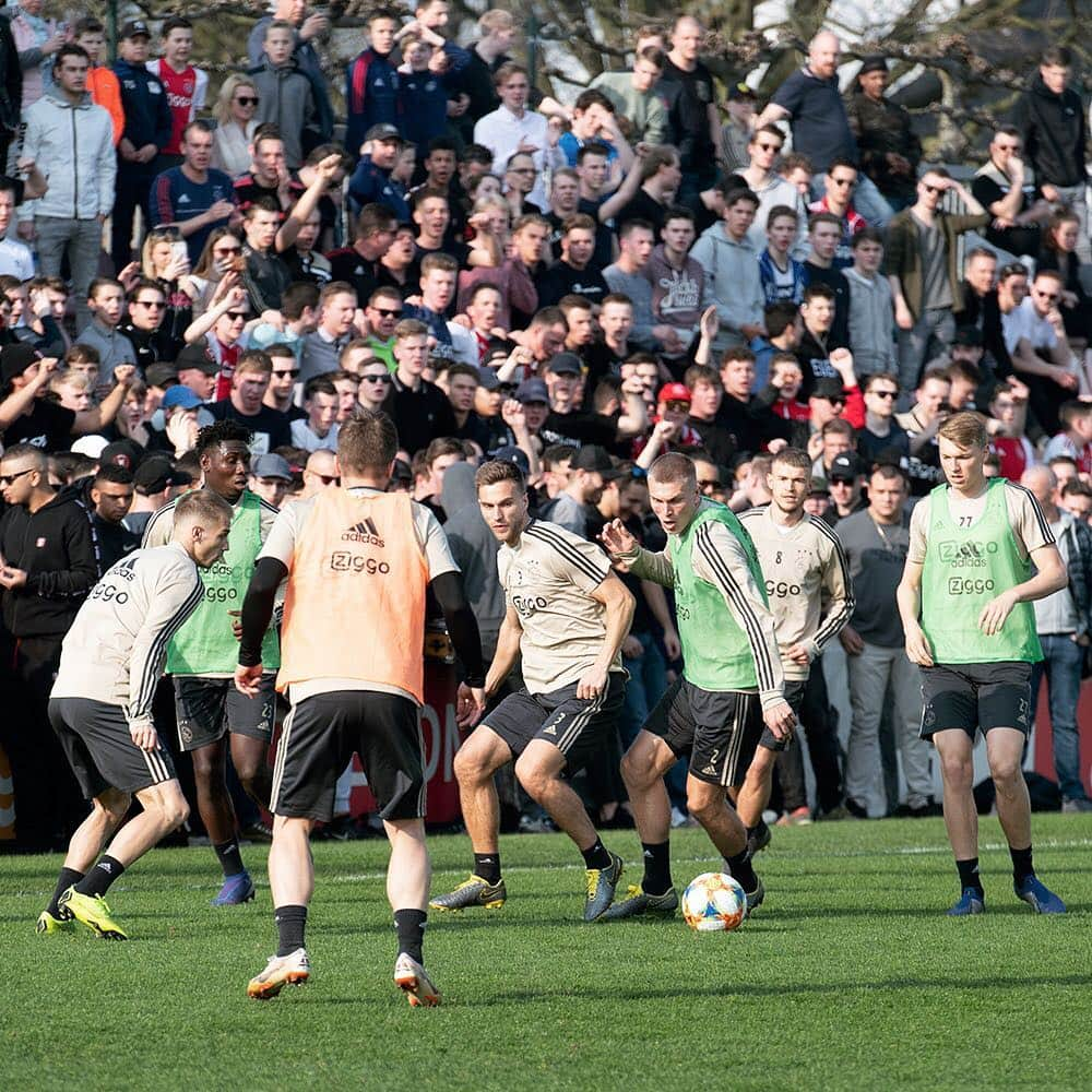 ジョエル・フェルトマンさんのインスタグラム写真 - (ジョエル・フェルトマンInstagram)「Ready for tomorrow 💪❌❌❌ #ajax」3月31日 2時25分 - joelveltman