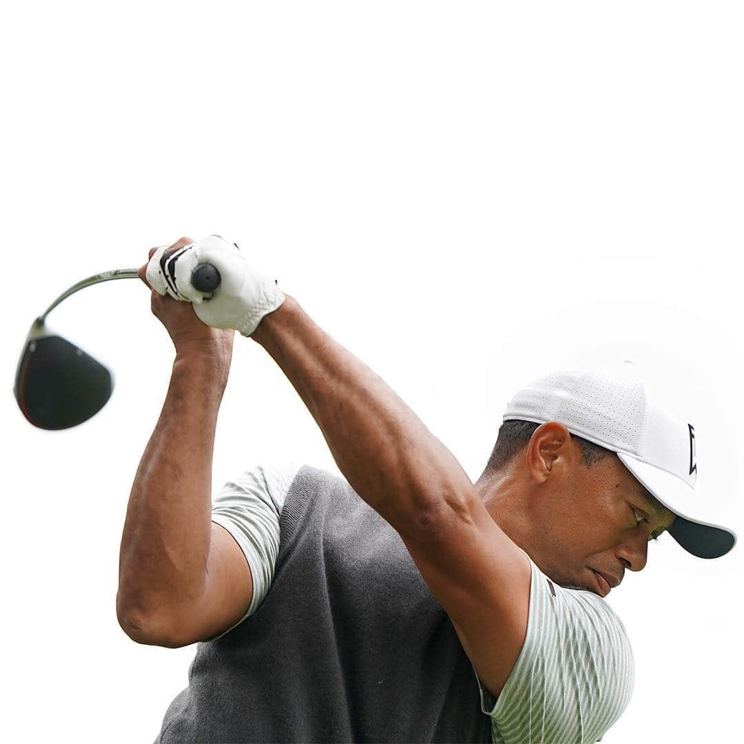 テーラーメイド ゴルフさんのインスタグラム写真 - (テーラーメイド ゴルフInstagram)「Game.  A 2&1 win for @tigerwoods puts him through to the quarterfinals at the #DellMatchPlay. #InjectedTwistFace #M5driver」3月31日 2時26分 - taylormadegolf