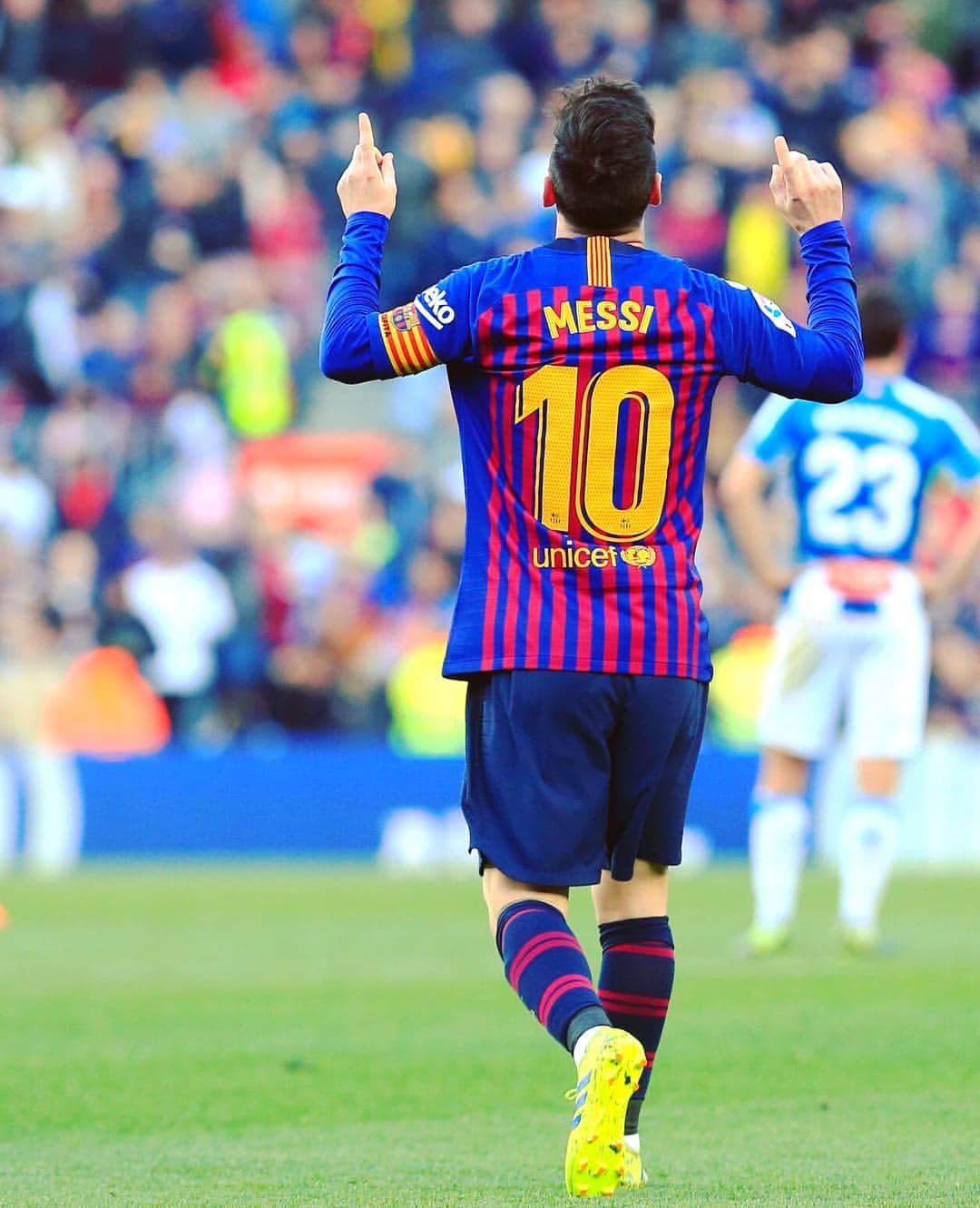 LFPさんのインスタグラム写真 - (LFPInstagram)「@leomessi is __________ (define with one word or emoji). • 😍 Again & again & AGAIN! 😍 • #LaLiga #LaLigaSantander #Barça #Messi #Football #Goals」3月31日 2時29分 - laliga