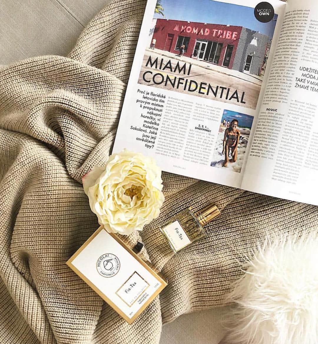 ELLE Czechさんのインスタグラム写真 - (ELLE CzechInstagram)「Opět vaše inspirativní dubnové #ELLECover/s. Děkujeme. Jo a pozor!!! Už máte slevové kupóny na “Shopping fever”??? Dejte si do diářů 12.-14.4.2019.  ______ #ELLEczech #thebestfollowers #aprilissue #outnow #bestforweekend #ShoppingFever」3月31日 2時38分 - elleczech