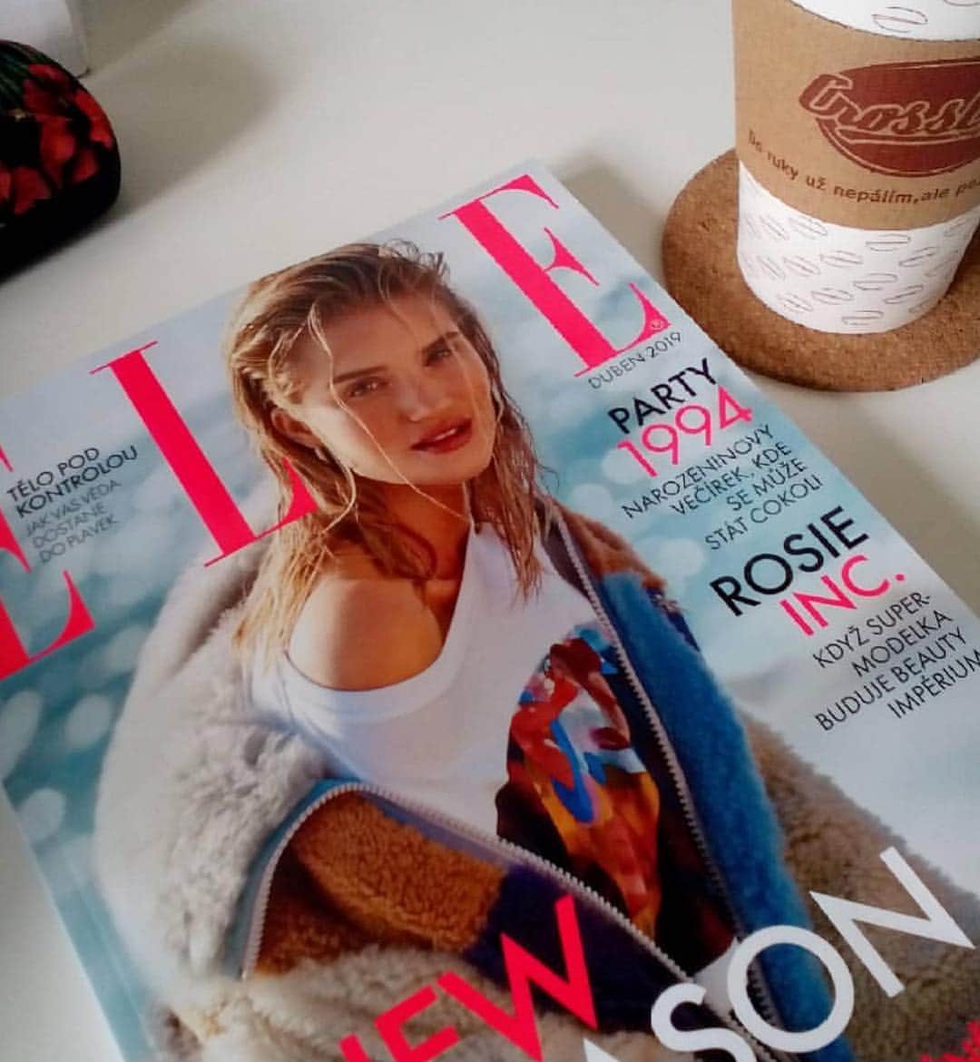 ELLE Czechさんのインスタグラム写真 - (ELLE CzechInstagram)「Opět vaše inspirativní dubnové #ELLECover/s. Děkujeme. Jo a pozor!!! Už máte slevové kupóny na “Shopping fever”??? Dejte si do diářů 12.-14.4.2019.  ______ #ELLEczech #thebestfollowers #aprilissue #outnow #bestforweekend #ShoppingFever」3月31日 2時38分 - elleczech