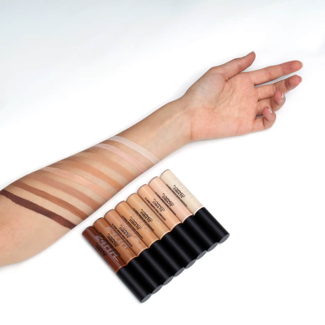 M·A·C Cosmetics BRさんのインスタグラム写真 - (M·A·C Cosmetics BRInstagram)「Os corretivos 24 horas chegaram para deixar a linha STUDIO FIX ainda melhor. Eles sāo super versáteis e possuem ampla variedade de tons. A pele fica com acabamento natural fosco maravilhoso. ✨❤ Corra pra loja! Compre também pelo site maccosmetics.com.br  #MACStudioFix #MACStudioFixBrasil #PeleMac #Pele #Regram @maccosmeticsfrance」3月31日 3時00分 - maccosmeticsbrasil