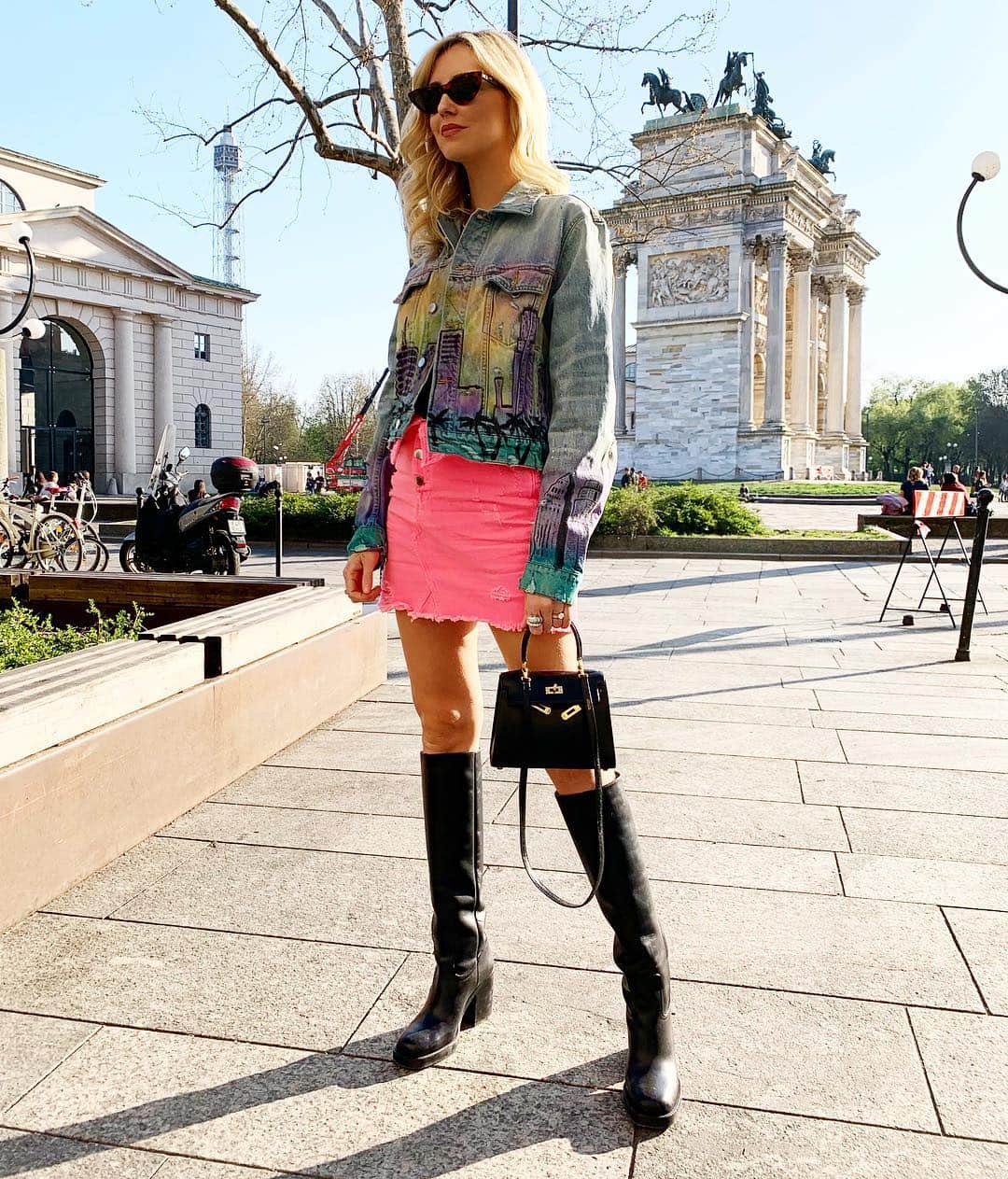 キアラ・フェラーニさんのインスタグラム写真 - (キアラ・フェラーニInstagram)「Saturday in my Milano 💘」3月31日 3時13分 - chiaraferragni