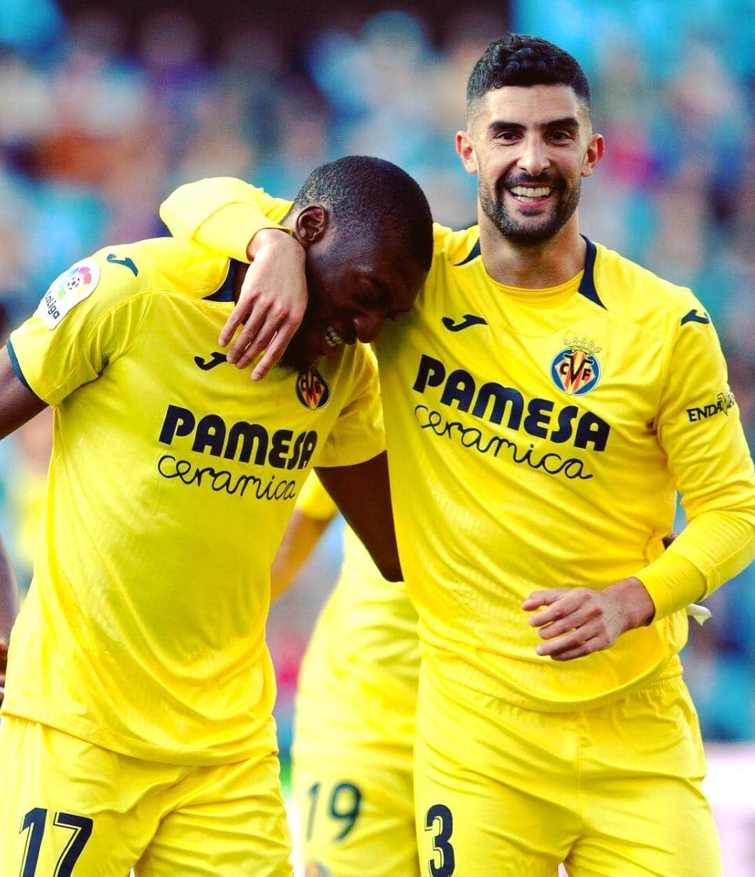 LFPさんのインスタグラム写真 - (LFPInstagram)「💛 H A P P I N E S S ! 💛 • #LaLiga #LaLigaSantander #VillarrealCF #Ekambi #ÁlvaroGonzález #Football #Goals」3月31日 3時17分 - laliga