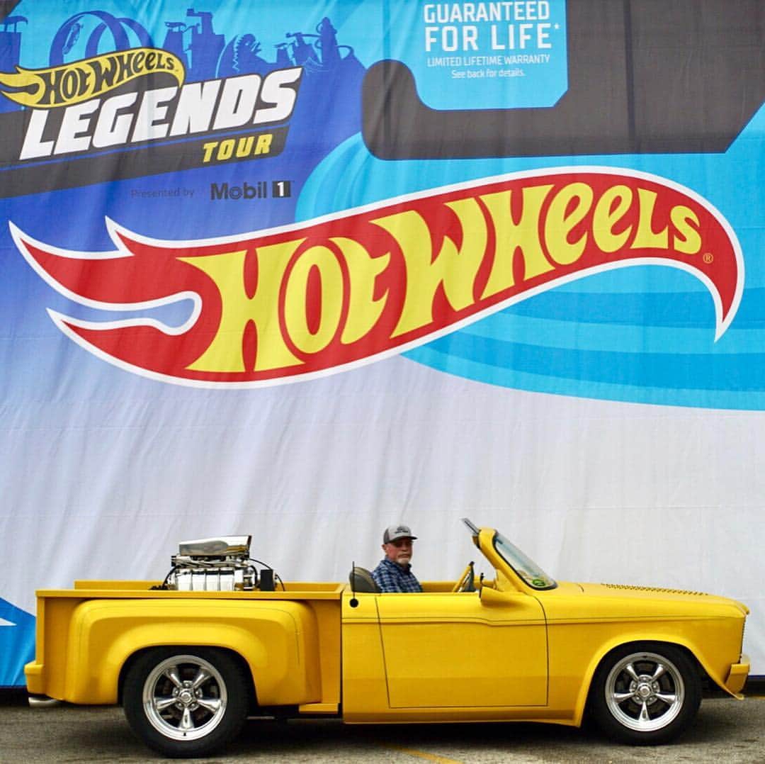 Hot Wheelsさんのインスタグラム写真 - (Hot WheelsInstagram)「Meet the winner of the Houston stop of the #HotWheelsLegends Tour - Ron Fehring and his completely customized “Love Truck”! Ron and his younger brother started working on it 41 years ago, customizing small pieces, grafting two different frames together, doing everything by hand. After his brother passed away at an early age, Ron’s life-long goal was to put the truck back together, and with help from a few friends, they completed the “Love Truck”, representing the memories and the great times they had together 🧡💙. Nicely done, Ron! We’ll see you in SEMA!  Next stop: Dallas, TX! 💪 . . . . #hotwheels #houston #texas #hotwheelscollectors #cars #carspotting」3月31日 3時26分 - hotwheelsofficial