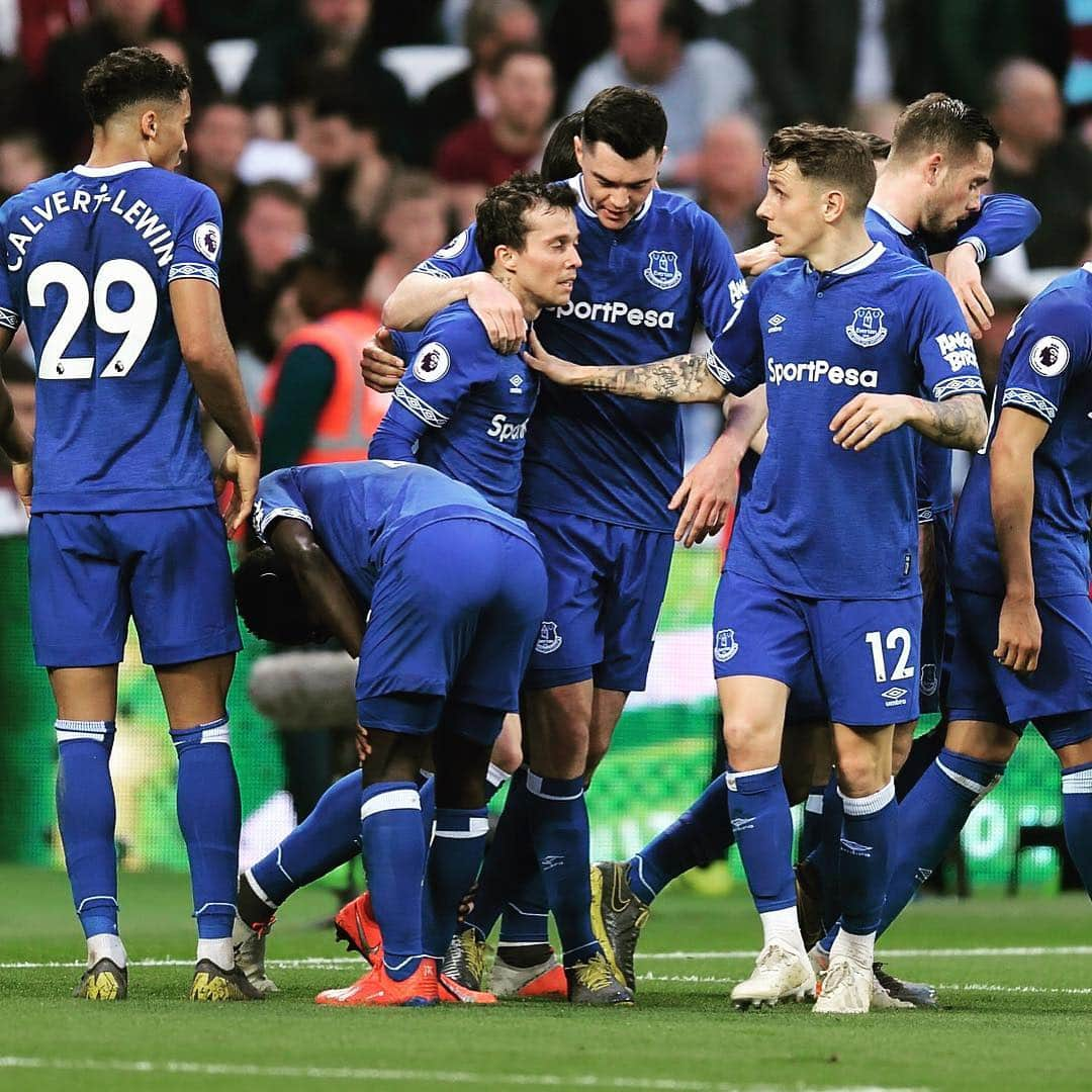 エヴァートンFCさんのインスタグラム写真 - (エヴァートンFCInstagram)「Up the magic Toffees! 🔵💫 • • • #everton #bernard #zouma #premierleague #epl #pl #efc #goals」3月31日 3時26分 - everton