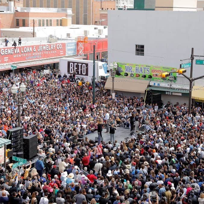 NBC Newsさんのインスタグラム写真 - (NBC NewsInstagram)「Democratic candidate #Beto O’Rourke kicked off his 2020 presidential campaign Saturday at a rally on the streets of #ElPaso, #Texas. Click the link in our bio to read more. . 📷 Lucas Jackson / @reuters」3月31日 3時39分 - nbcnews