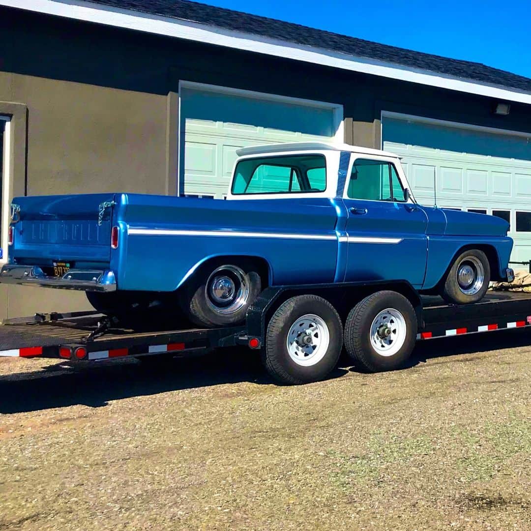 ストーン・コールド・スティーブ・オースチンのインスタグラム：「Getting some work done on ‘Ol Blue. Thanks to Cliff @cliffyc_nv for getting my truck transported. Cliff handles all my transport needs and is reliable as they come. He is back and forth to the Reno-Los Angeles area on a frequent basis, and also up and down the East Coast a lot. If you got it, Cliff can transport it. AND THAT’S THE BOTTOM LINE.  #1966 #chevy #c10 #truck」