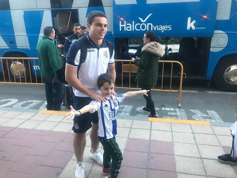 レアル・ソシエダさんのインスタグラム写真 - (レアル・ソシエダInstagram)「📍 Valladolid 👋 . #RealValladolidRealSociedad #Football #LaLiga #RealSociedad」3月31日 3時45分 - realsociedad