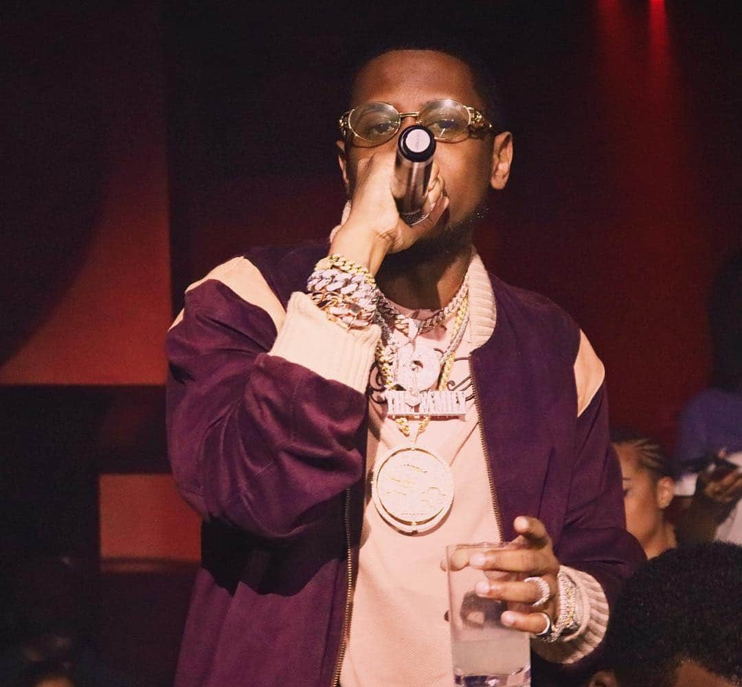 ファボラスのインスタグラム：「I told em get money, that’s the best solution.. When you do wear ya rocket like you rest in Houston.. 🤘🏾 [shot by @macbphotography]  #CLE  #Houston」