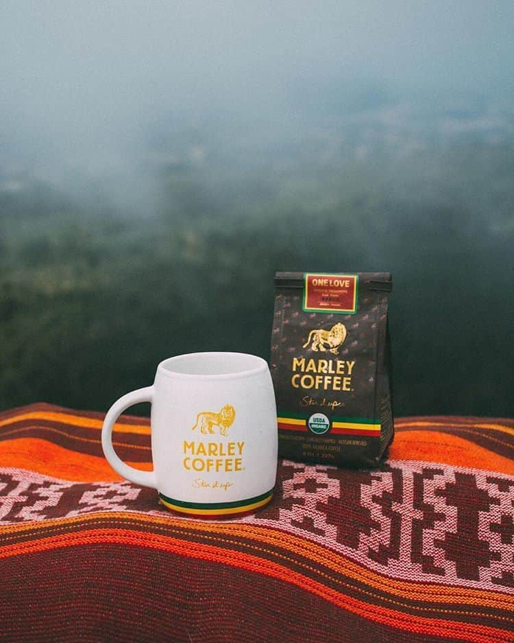 ボブ・マーリーさんのインスタグラム写真 - (ボブ・マーリーInstagram)「Wake up to the feeling of One Love... @marleycoffee.chile #marleycoffee #marleycoffeecl #repost ・・・ ¿Una cita junto a Marley Coffee? 😳❤ #OneLove 📸@leobascunanc」3月31日 4時03分 - bobmarley