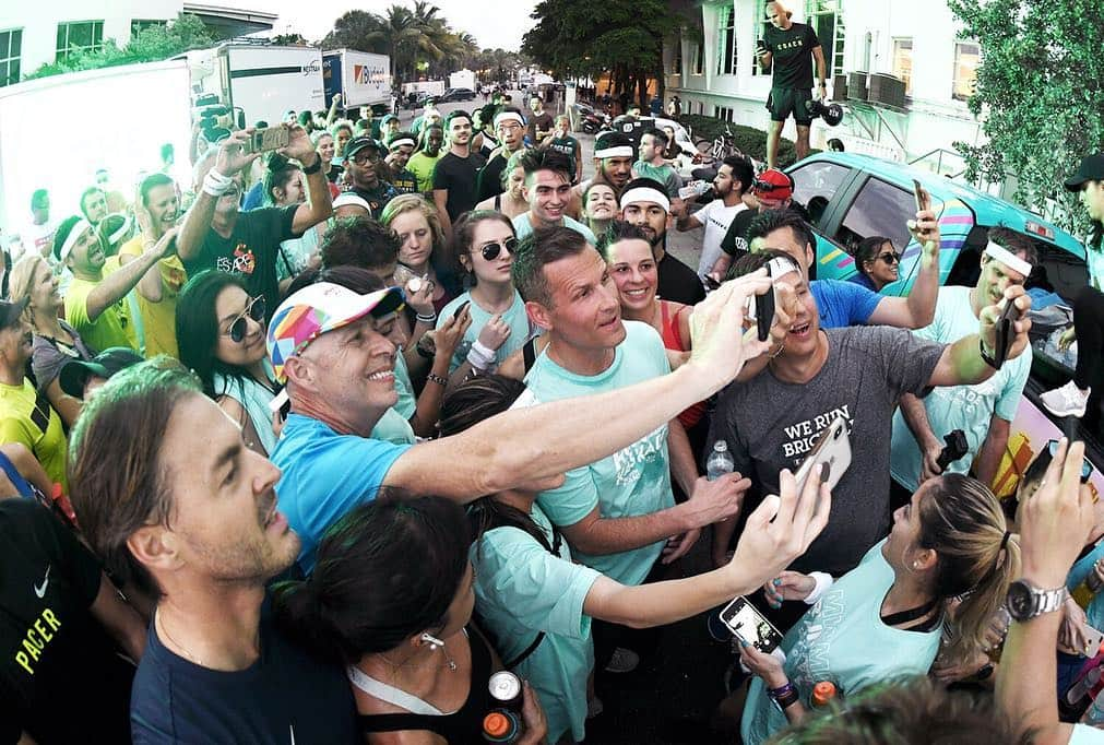 カスケイドさんのインスタグラム写真 - (カスケイドInstagram)「Can’t believe how hype this year’s #MIAMI run was!! Over 600 participants 🤯 THANK YOU TO: @frankieruiz @miamibeachfire @miamibeachnews @miamibeachpd @run.miami @themiamimarathon @southbeachrunclub @nike @nikerunning @cheatcodes @hooknsling」3月31日 4時11分 - kaskade