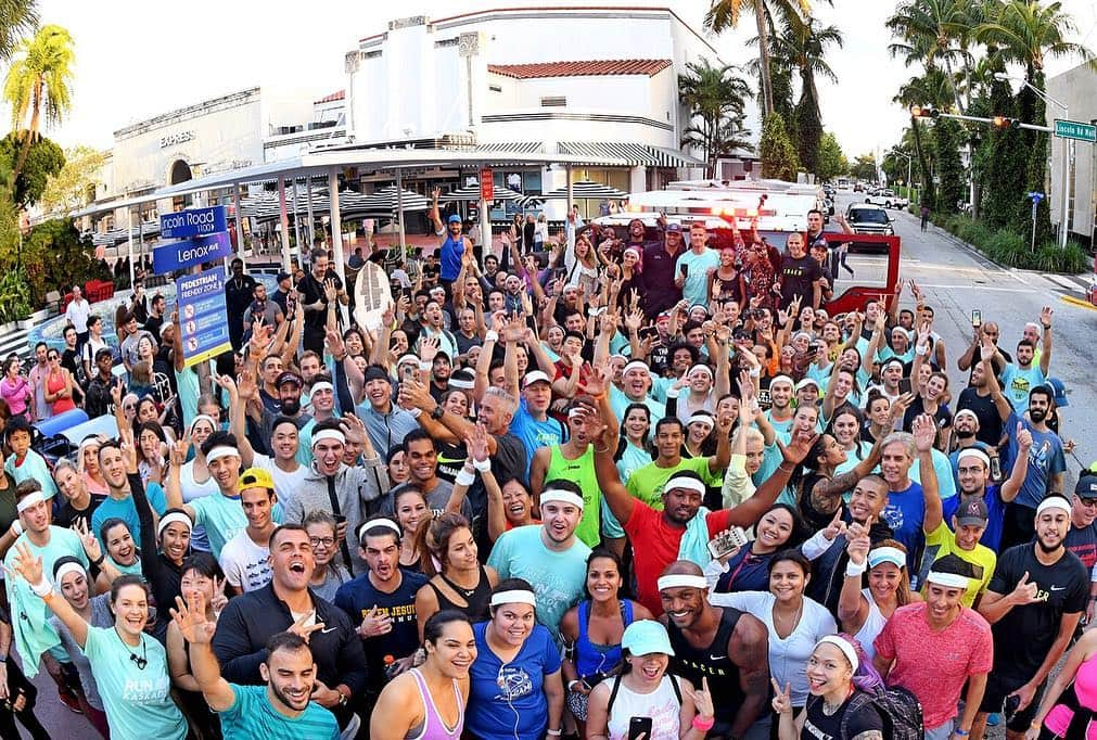 カスケイドさんのインスタグラム写真 - (カスケイドInstagram)「Can’t believe how hype this year’s #MIAMI run was!! Over 600 participants 🤯 THANK YOU TO: @frankieruiz @miamibeachfire @miamibeachnews @miamibeachpd @run.miami @themiamimarathon @southbeachrunclub @nike @nikerunning @cheatcodes @hooknsling」3月31日 4時11分 - kaskade