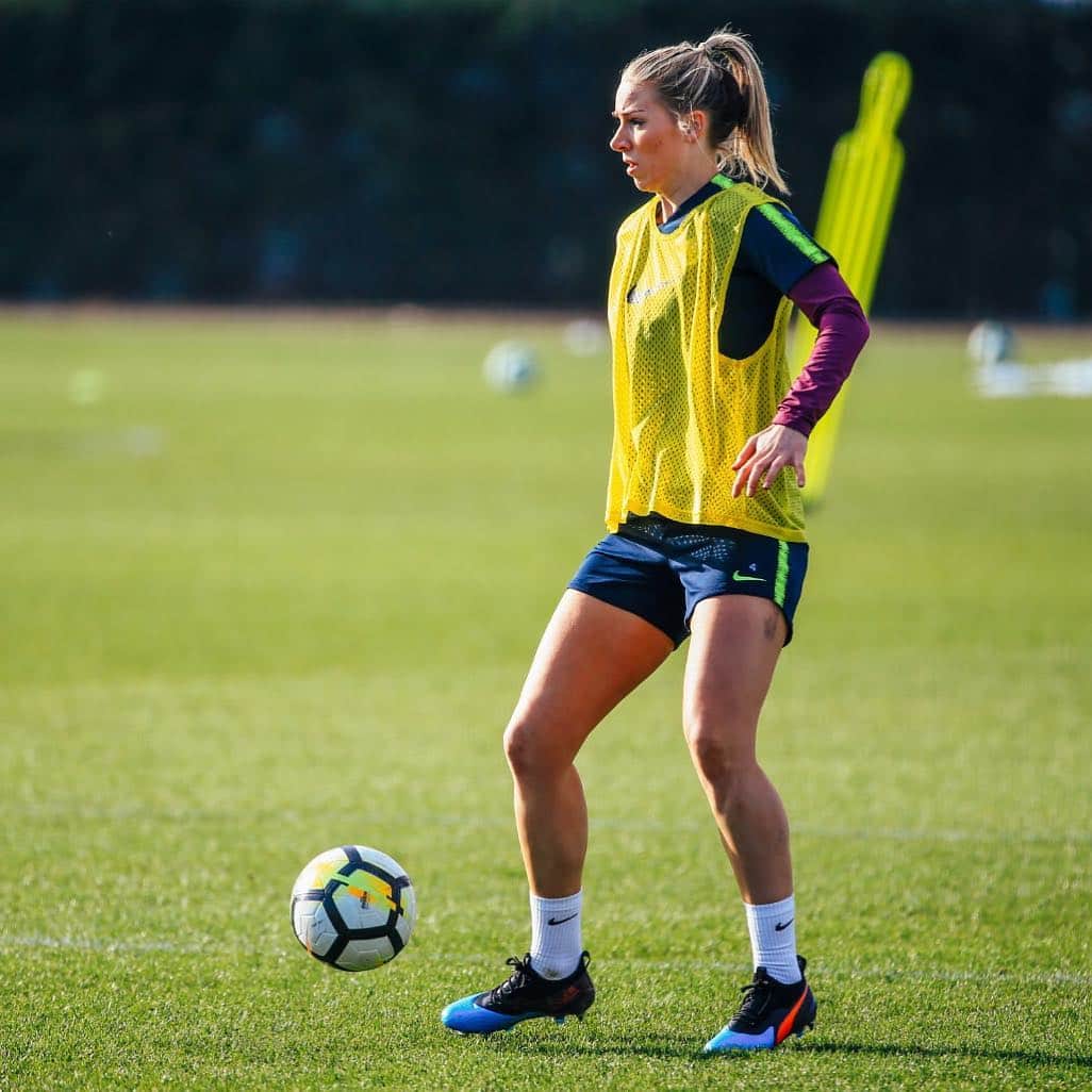 ジェンマ・ボナーのインスタグラム：「Prep complete ✅」
