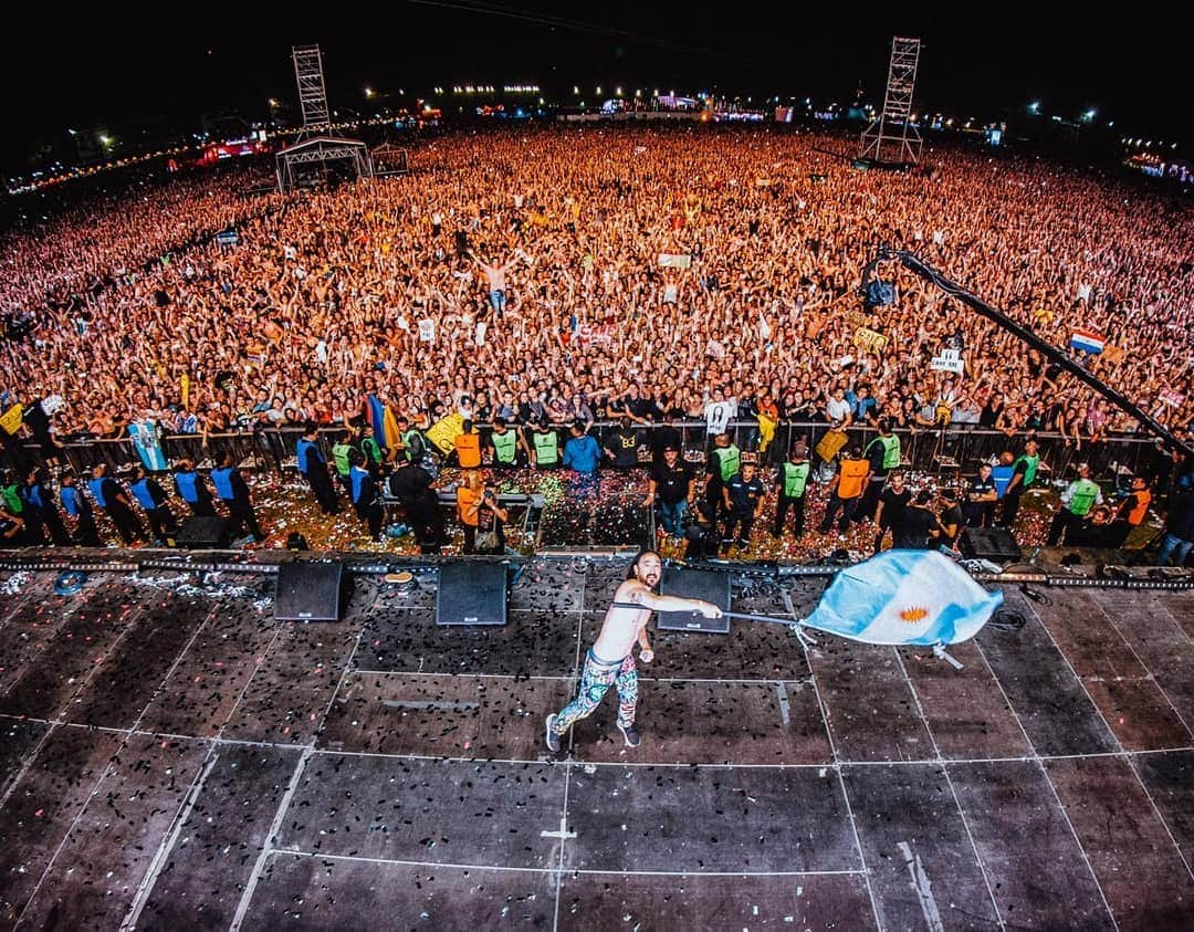 スティーヴ・アオキさんのインスタグラム写真 - (スティーヴ・アオキInstagram)「Closing the main stage of day one @lollapaloozaar was one of my favorite shows I've ever done. Muchas Gracias Argentina!!! 100,000 people!!!」3月31日 4時18分 - steveaoki