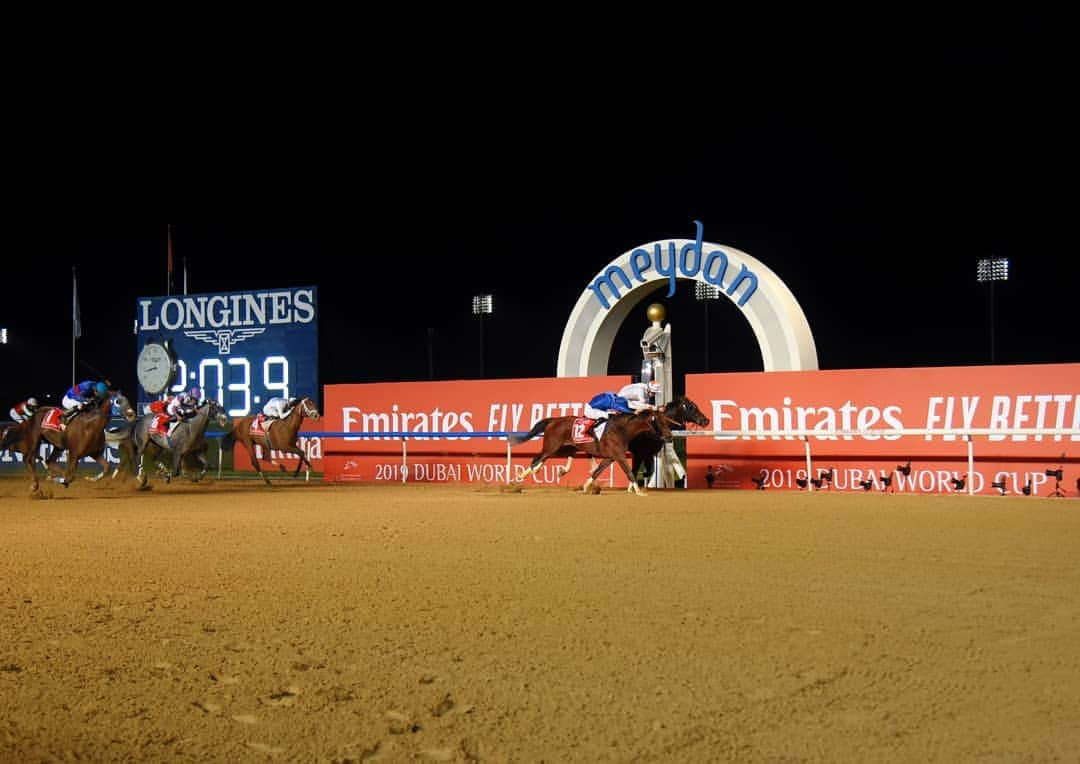 エミレーツ航空さんのインスタグラム写真 - (エミレーツ航空Instagram)「The Dubai World Cup is the jewel in the crown of the horse racing calendar. Emirates treated guests to our renowned hospitality, themed around our European destinations. Congratulations to @Godolphin and Thunder Snow who raced to victory and won the $12 million prize.」3月31日 4時27分 - emirates