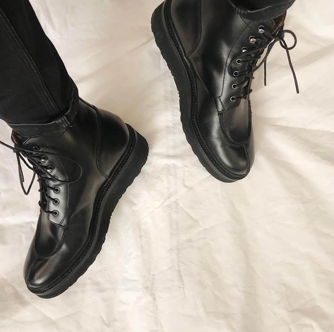 のインスタグラム：「@ivan___himself⁣ ⁣ -⁣ ⁣ ⁣ ⁣ ⁣ #grenson #menswear #grensonshoes #grensonbrogues #mensfashion #mensstyle #thegoodshoe」