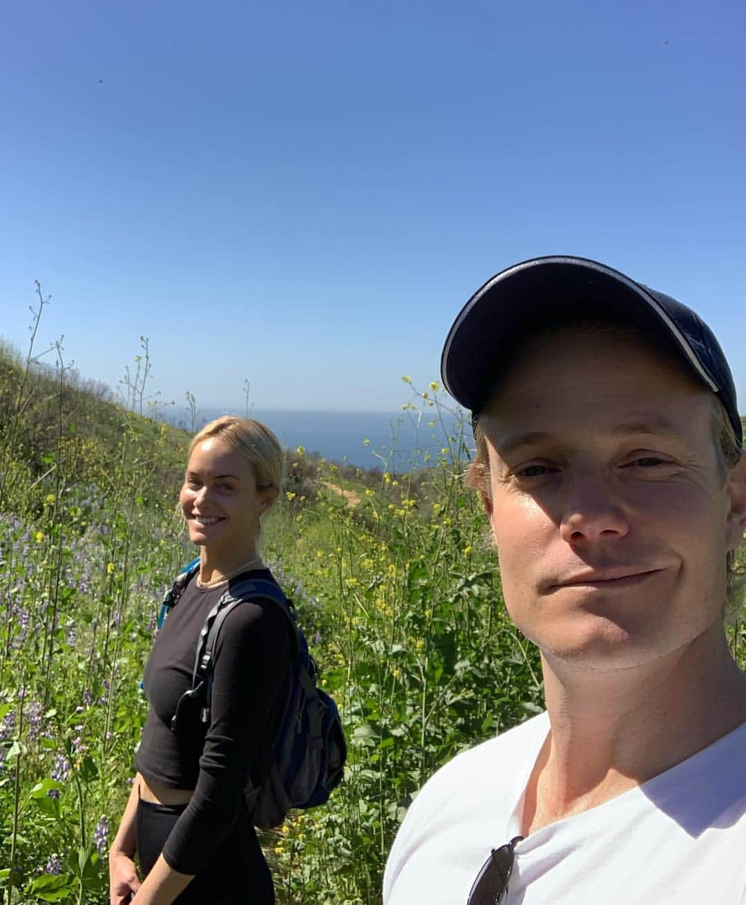 アンバー・ヴァレッタさんのインスタグラム写真 - (アンバー・ヴァレッタInstagram)「Flowers, fun and a friend in full bloom 🌼💚」3月31日 5時40分 - ambervalletta