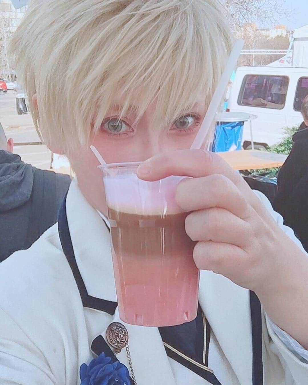 麗華さんのインスタグラム写真 - (麗華Instagram)「Have you ever seen this before?  pink cafe latte❤️❤️ I saw that for the first time.╰(*´︶`*)╯❤️」3月31日 5時35分 - reika_japan_