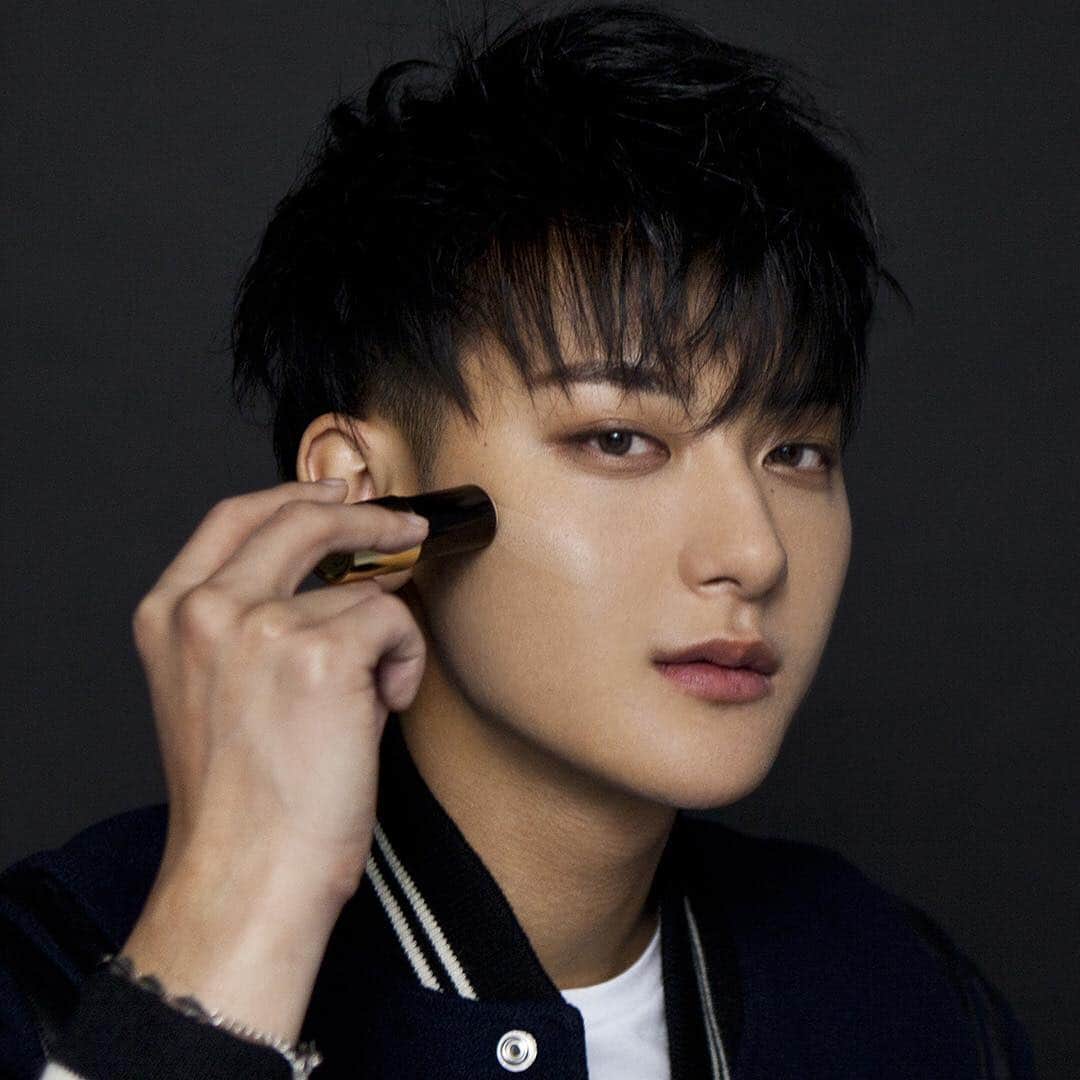 Yves Saint Laurent Beautyさんのインスタグラム写真 - (Yves Saint Laurent BeautyInstagram)「Own the night... and the day, with a flawless 24h formula. Check out our IGTV for the new season of DARE OR DARE, starring @hztttao ALL HOURS FOUNDATION STICK IN B10 #yslbeauty #allhours #boysdare #dareordare」3月31日 5時38分 - yslbeauty