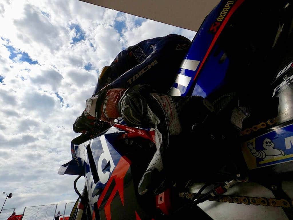 MotoGPさんのインスタグラム写真 - (MotoGPInstagram)「Guess the rider! 🔍 // It's all in the details 👀 @gopro #MotoGP #ArgentinaGP #GoPro #Motorcycle #Racing」3月31日 5時53分 - motogp