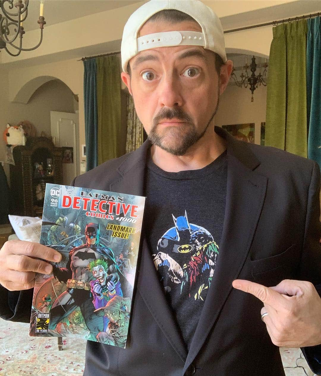 ケヴィン・スミスさんのインスタグラム写真 - (ケヴィン・スミスInstagram)「Our Batman, who art in Gotham, cowled be thy mane! Happy Birthday, Batman! I celebrated #batman80 by reading every other story in #detectivecomics1000 that wasn’t the 8 pager I wrote and the genius @jimlee drew! It’s a Bat-tastic issue from cover to cover, honoring the greatest person who never lived! Thank you to @dccomics for including me, so I could not only add another spoke to the Batmobile’s wheels, but also kinda make up for having Batman piss himself years back in my mini-series #thewideninggyre (though, to be fair, that bit was rooted in firefighting fact, imparted by former fireman @bqquinn )! The guy who has spent years babbling about the Bat on #fatmanonbatman and #fatmanbeyond was thrilled to be involved in any way with this landmark 1000th issue! Batman has given so much to me, the least I could do was give him the most emotional storytelling I could muster. I hope if I’m still around, they invite me back for Batman 90! #KevinSmith #batman #tec1000 #matchesmalone #detectivecomics」3月31日 6時02分 - thatkevinsmith