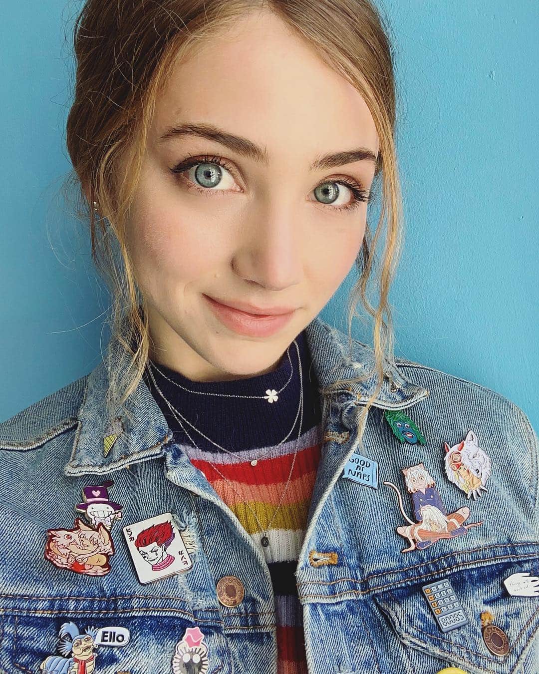 エミリー・ラッドのインスタグラム：「do i need more pins? no. do i want you to comment below with your favorite pin shops anyway??? obviously」