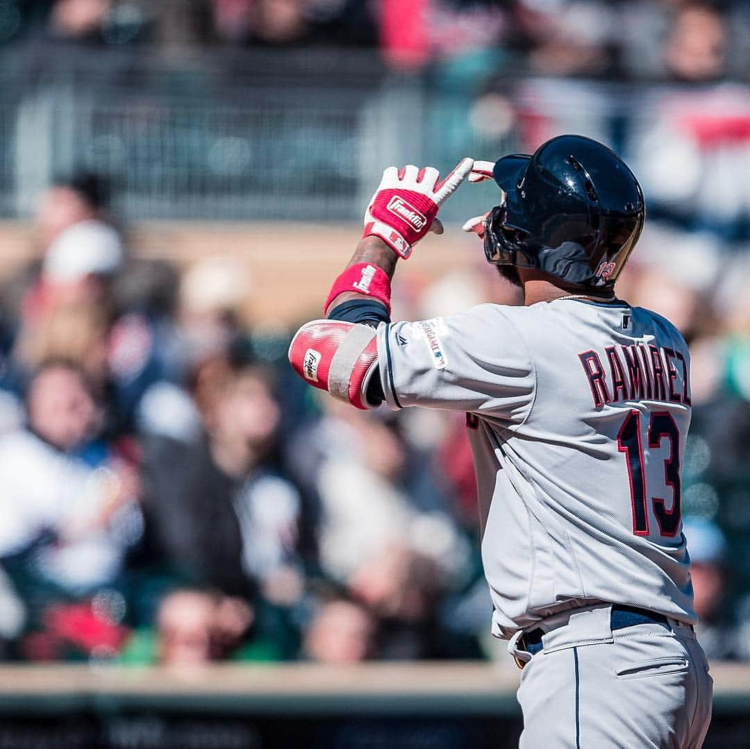 クリーブランド・インディアンスさんのインスタグラム写真 - (クリーブランド・インディアンスInstagram)「First Dub. First Dinger.  #RallyTogether」3月31日 6時28分 - cleguardians