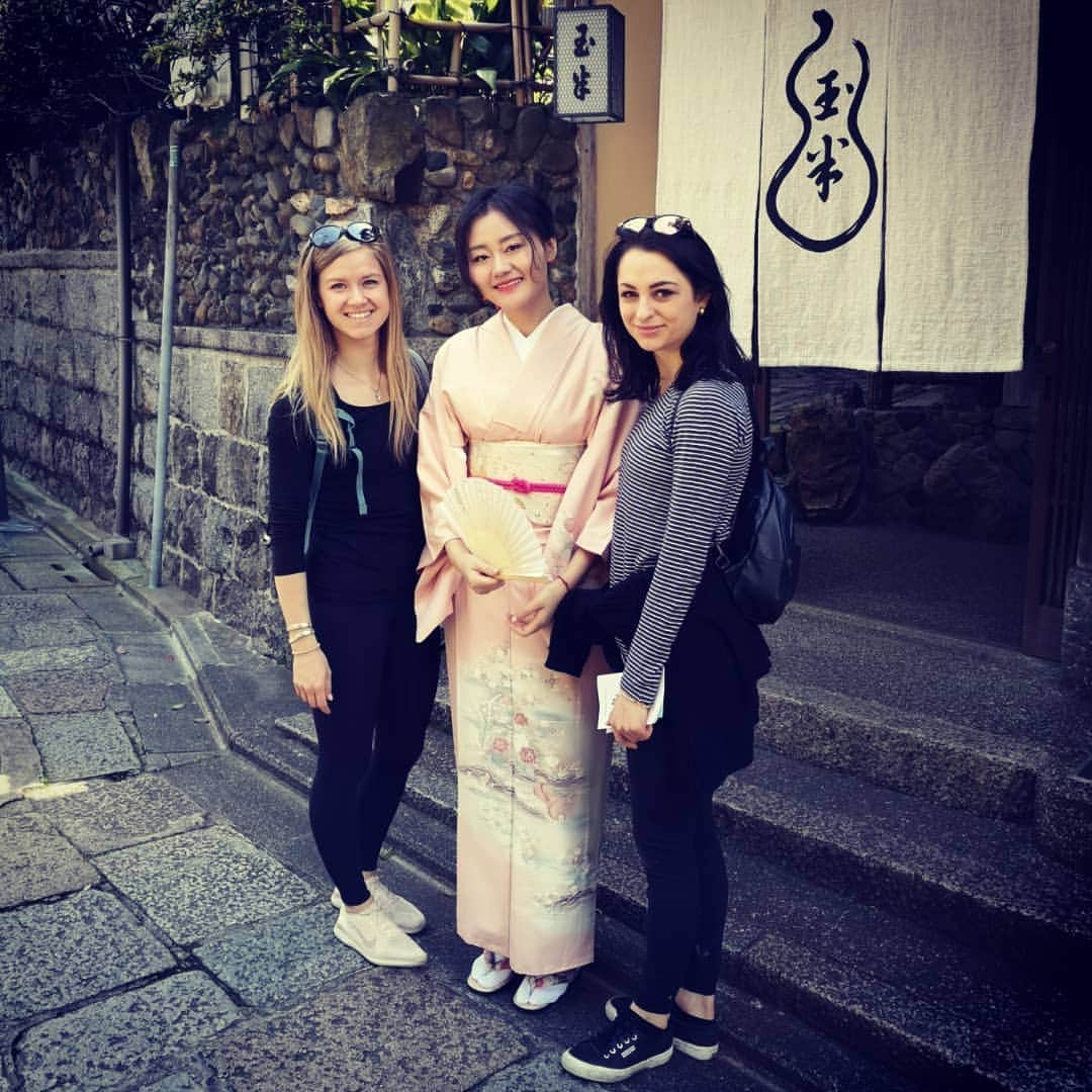 ダーシャ・ゲルムさんのインスタグラム写真 - (ダーシャ・ゲルムInstagram)「Kyoto was G-R-E-A-T. But wait until you see photos from Okinawa 😍🔥 #japan #travel #traveling #travelers #exploring #culture #kyoto #budha #temple #tourist #attraction #newmemories #newstories」3月31日 7時21分 - grmdas