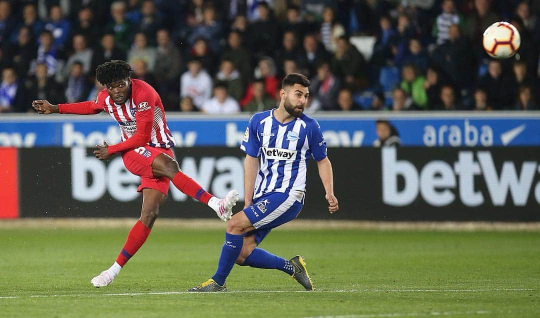 アトレティコ・マドリードさんのインスタグラム写真 - (アトレティコ・マドリードInstagram)「👟💥⚽️🎯🥅🔥@thomaspartey5  #AúpaAtleti #AlavésAtleti」3月31日 7時22分 - atleticodemadrid