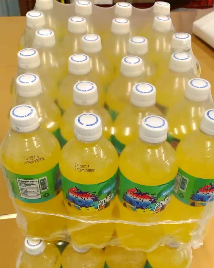 ソウルジャ・ボーイ・テレムのインスタグラム：「We drinking #SouljaSoda @exoticpop pineapple all summer ya dig! Tell ya! Who need one? Sodaaaa???!!!! #souljaboy #exoticpop 🥤🍍🧡🔥💧」