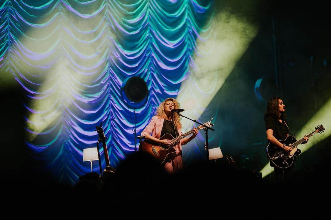トーライ・ケリーさんのインスタグラム写真 - (トーライ・ケリーInstagram)「columbus ohiooooo your energy was insane🤯  TORONTO SEE YALL TOMORROW!!🇨🇦」3月31日 7時50分 - torikelly