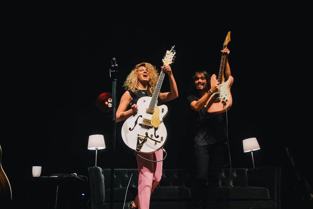 トーライ・ケリーさんのインスタグラム写真 - (トーライ・ケリーInstagram)「columbus ohiooooo your energy was insane🤯  TORONTO SEE YALL TOMORROW!!🇨🇦」3月31日 7時50分 - torikelly