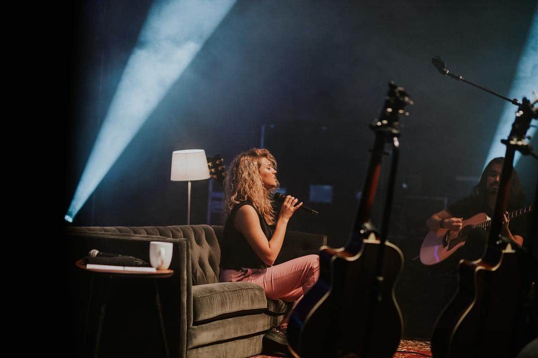トーライ・ケリーさんのインスタグラム写真 - (トーライ・ケリーInstagram)「columbus ohiooooo your energy was insane🤯  TORONTO SEE YALL TOMORROW!!🇨🇦」3月31日 7時50分 - torikelly